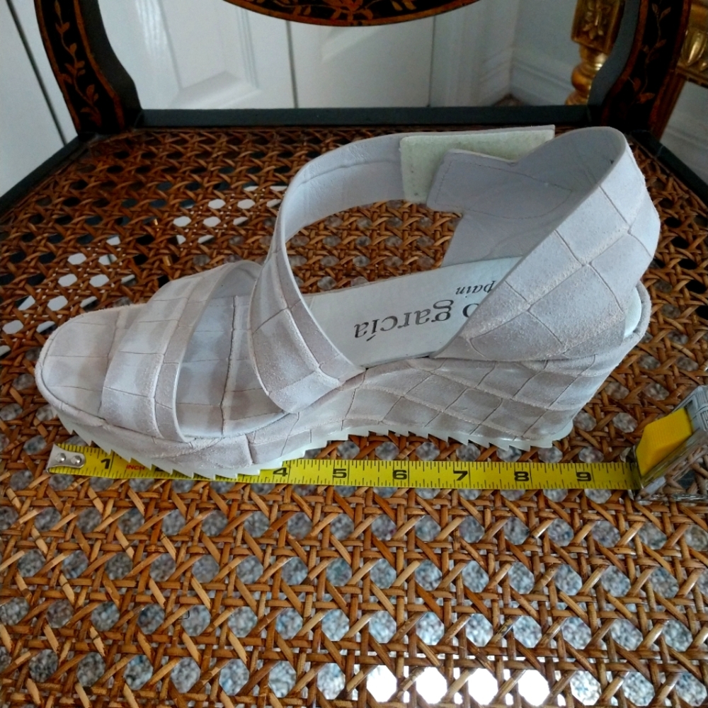 Pedro Garcia White Wedge Sandals - Picture 6 of 7